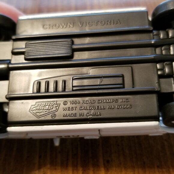 Ontario Provincial Police Road Champs die cast police car 1:43 scale - Picture 6 of 10